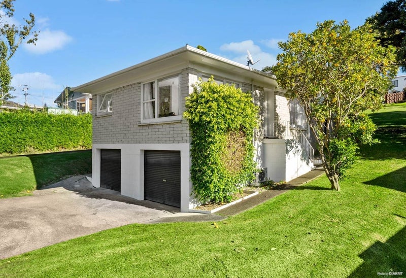 1/12 Kathleen Street, Totara Vale, Auckland - Carousel 1