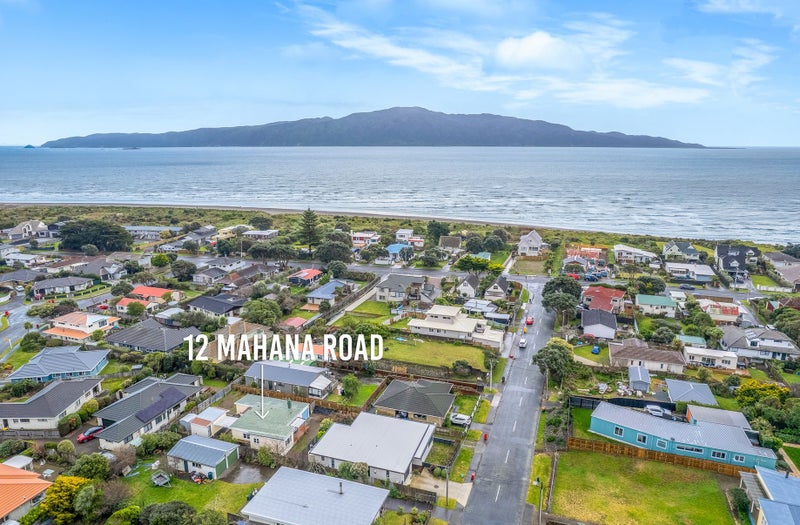 12 Mahana Road, Paraparaumu Beach, Paraparaumu - Carousel 1