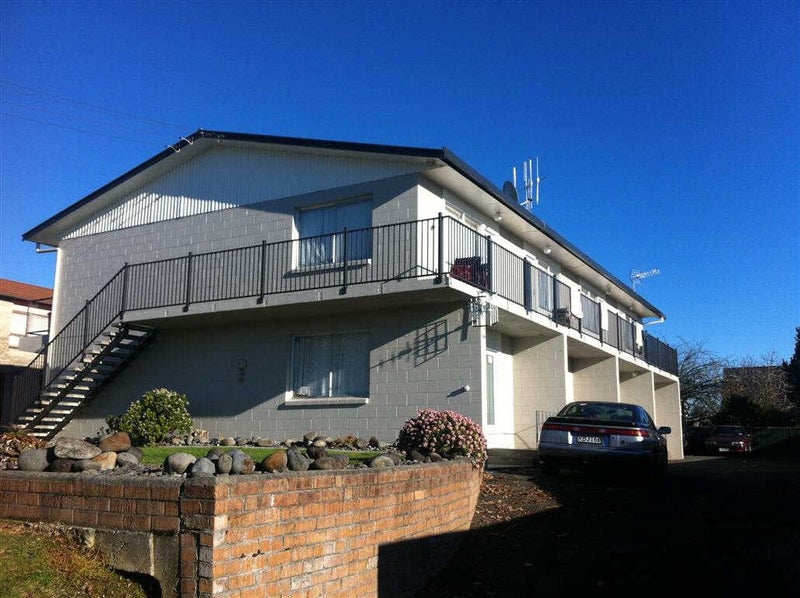 8B Edgecumbe Street, Whitiora, Hamilton - Carousel 8