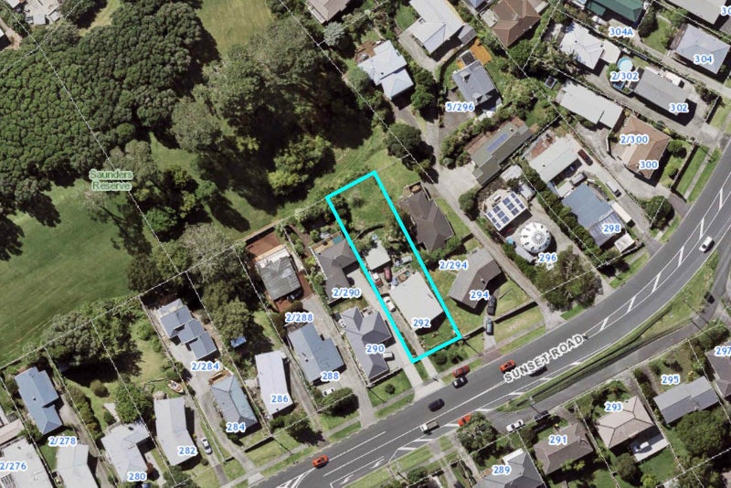 292 Sunset Road, Windsor Park, Auckland - Carousel 1