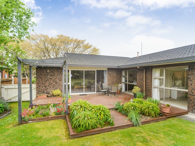 10 Hind Place, Hokowhitu, Palmerston North - Carousel 1