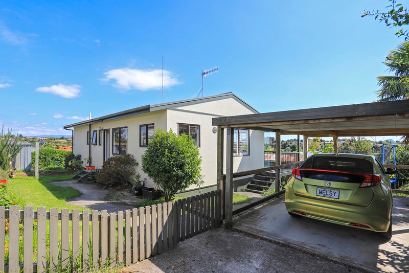 10A Te Arawa Place, Welcome Bay, Tauranga - Carousel 2