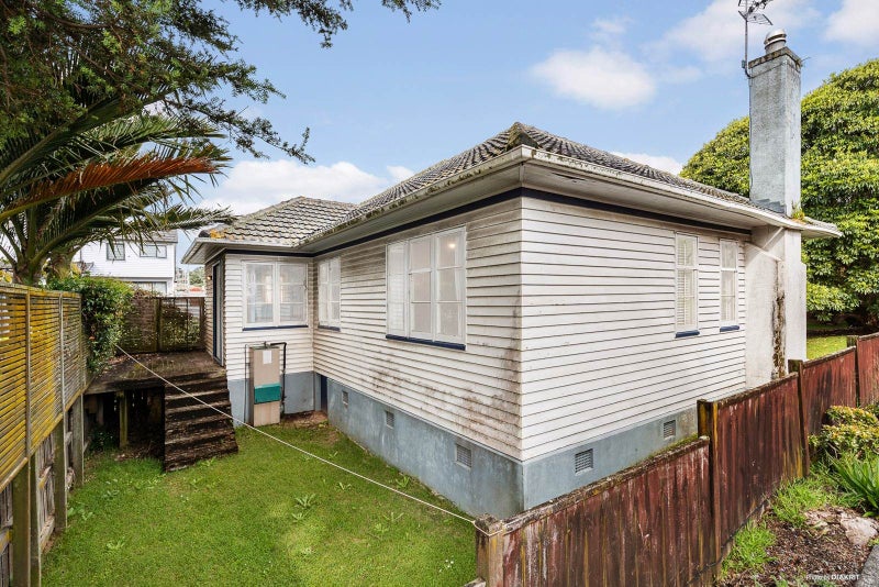 1/8 Hillsborough Road, Hillsborough, Auckland - Carousel 1