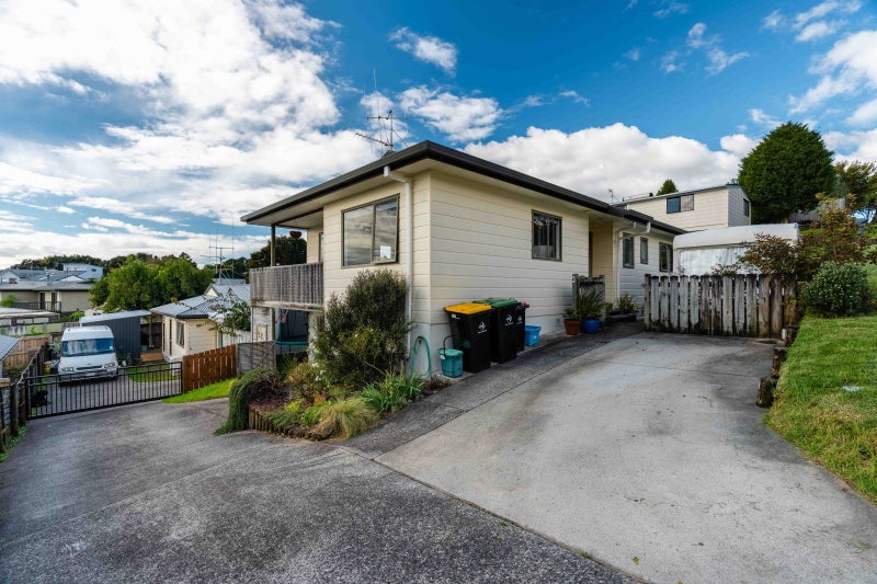 5A Langstone Street, Welcome Bay, Tauranga - Carousel 2