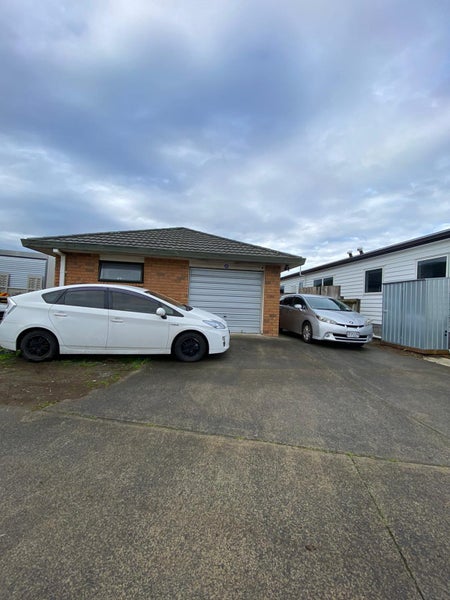 11 Portrush Lane, Takanini, Auckland - Carousel 1