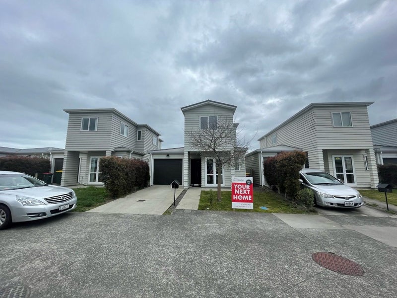 25 Divide Loop, Takanini, Auckland - Carousel 1