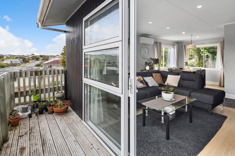 43 Desert Gold Street, Ascot Park, Porirua - Carousel 16