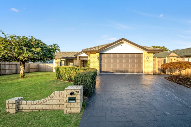 93 Rushgreen Avenue, Pahurehure, Papakura - Carousel 1