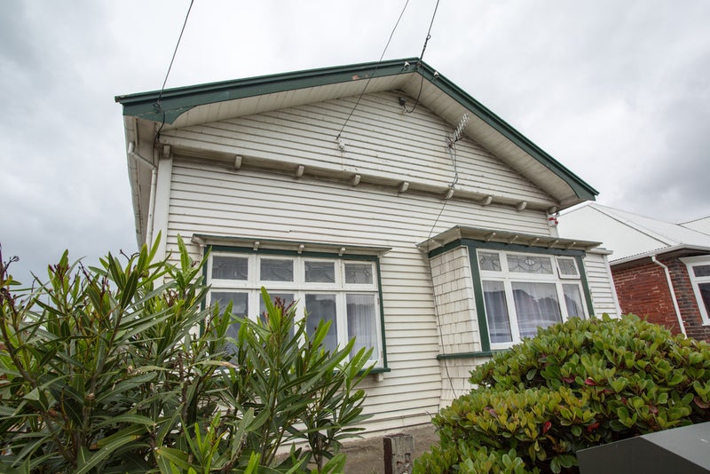 64 Lonsdale Crescent, Rongotai, Wellington - Carousel 1