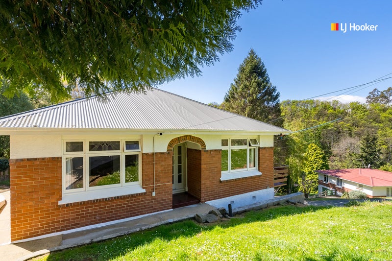 43 Glen Road, Mornington, Dunedin - Carousel 1