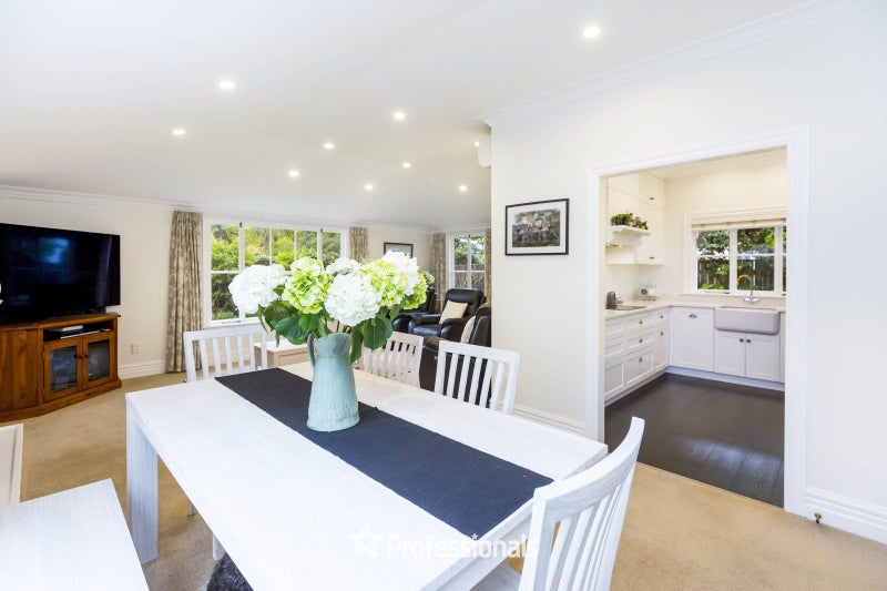 337 Fergusson Drive, Heretaunga, Upper Hutt - Carousel 2