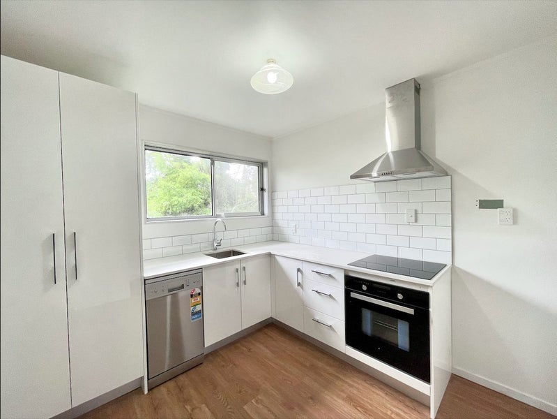 19 Morriggia Place, Bayview, Auckland - Carousel 2