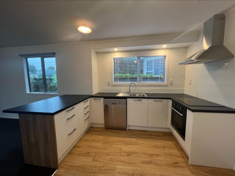 14A Carson Street, Castlecliff, Whanganui - Carousel 2