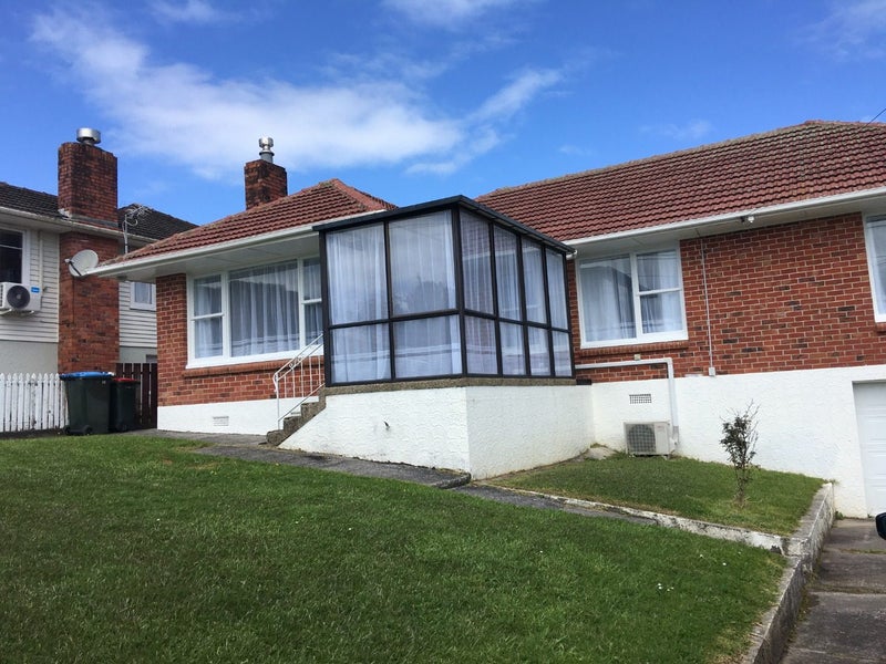 38 Budgen Street, Mount Roskill, Auckland - Carousel 1