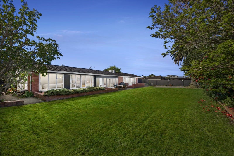 70 Wai-Iti Crescent, Woburn, Lower Hutt - Carousel 1