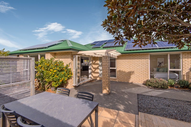 7 Surfers Place, North New Brighton, Christchurch - Carousel 1