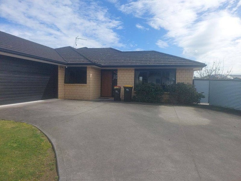 19 Okoroire Street, Tirau - Carousel 1