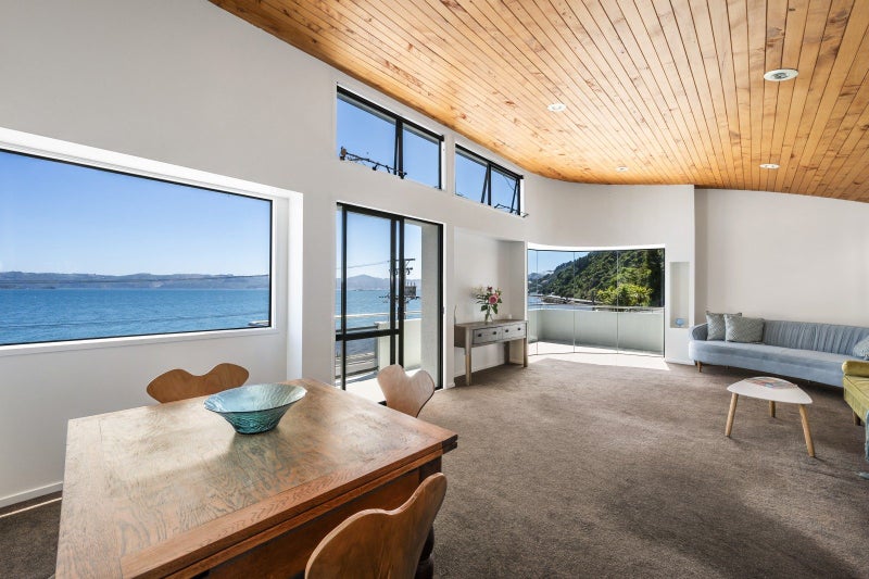 2/517 Marine Drive, Sunshine Bay, Lower Hutt - Carousel 1