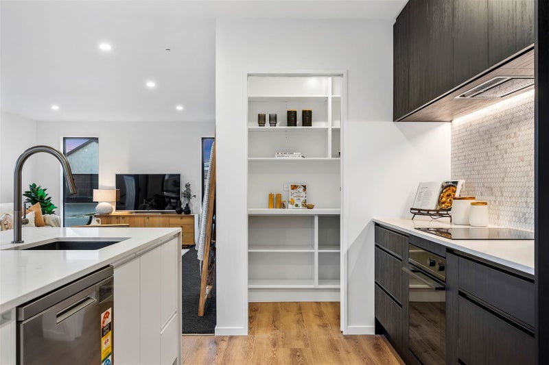 32 Oakmill Drive, Casebrook, Christchurch - Carousel 2