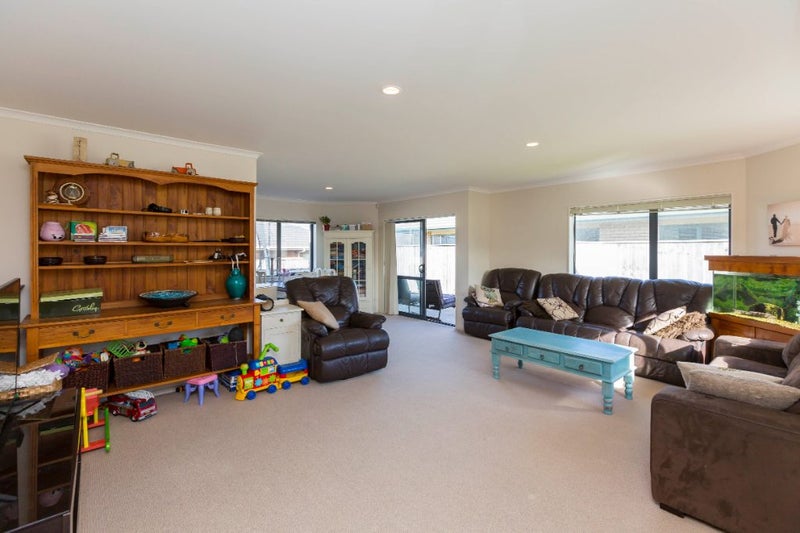 14 Percy Kinsman Crescent, Riverstone Terraces, Upper Hutt - Carousel 2