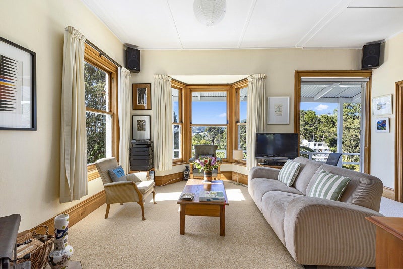 37 Patanga Crescent, Thorndon, Wellington - Carousel 1