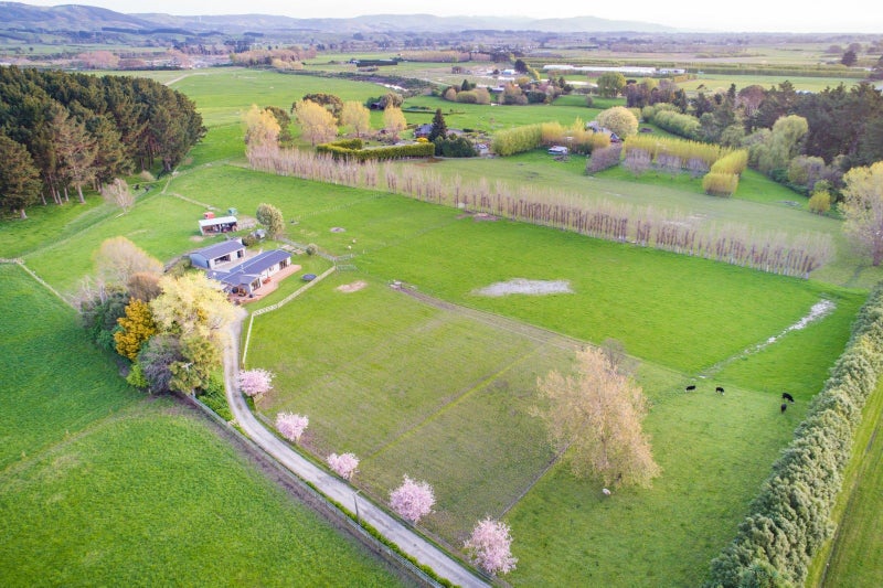 814 Napier Road, Whakarongo, Palmerston North - Carousel 1