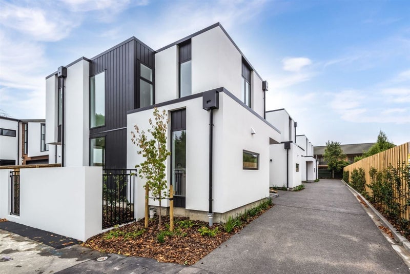 2/10 Bishop Street, St Albans, Christchurch - Carousel 2