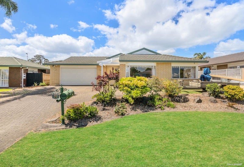 75 Tington Avenue, Wattle Downs, Auckland - Carousel 1