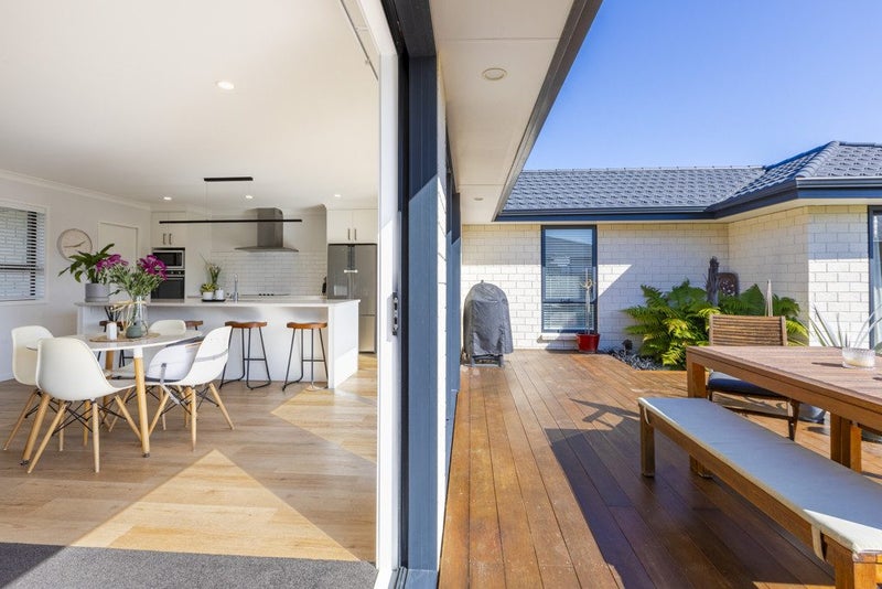 8 Meech Way, Frimley, Hastings - Carousel 2