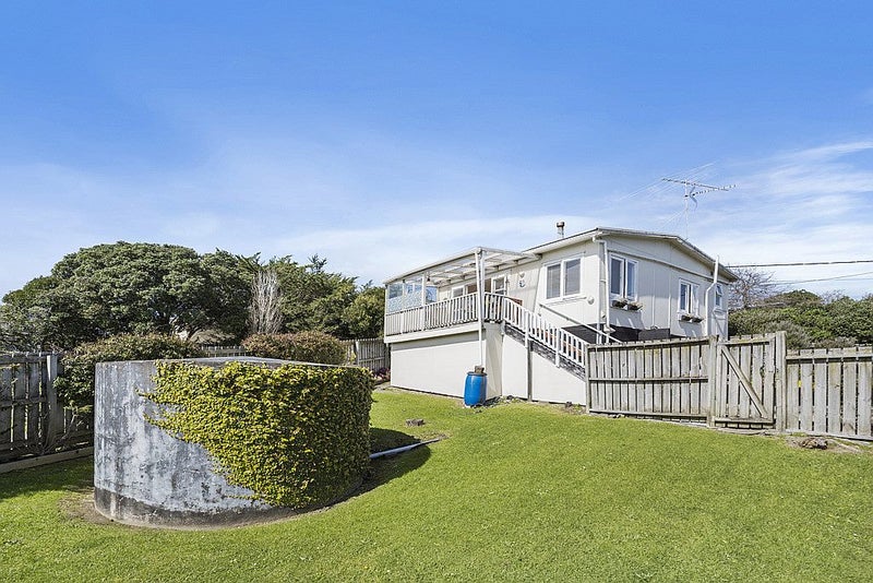 4 Holiday Road, Stanmore Bay, Whangaparaoa - Carousel 1