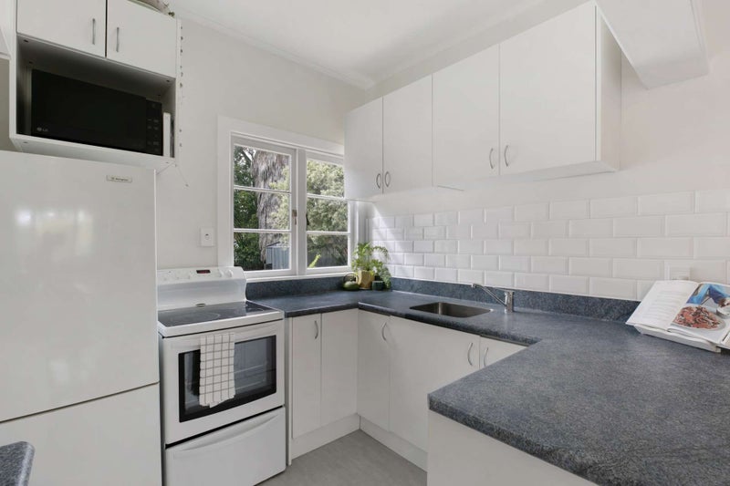 18 Tui Avenue, Forest Lake, Hamilton - Carousel 2