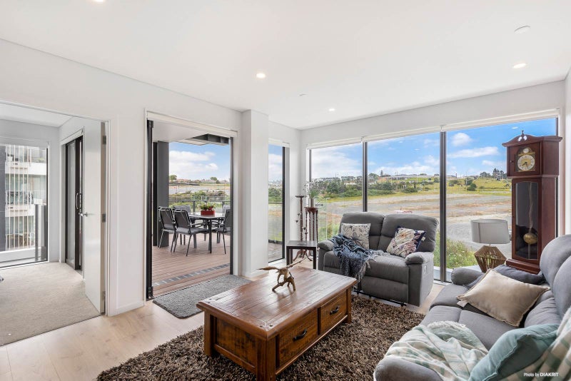 222/3 Kaipiho Lane, Albany, Auckland - Carousel 1