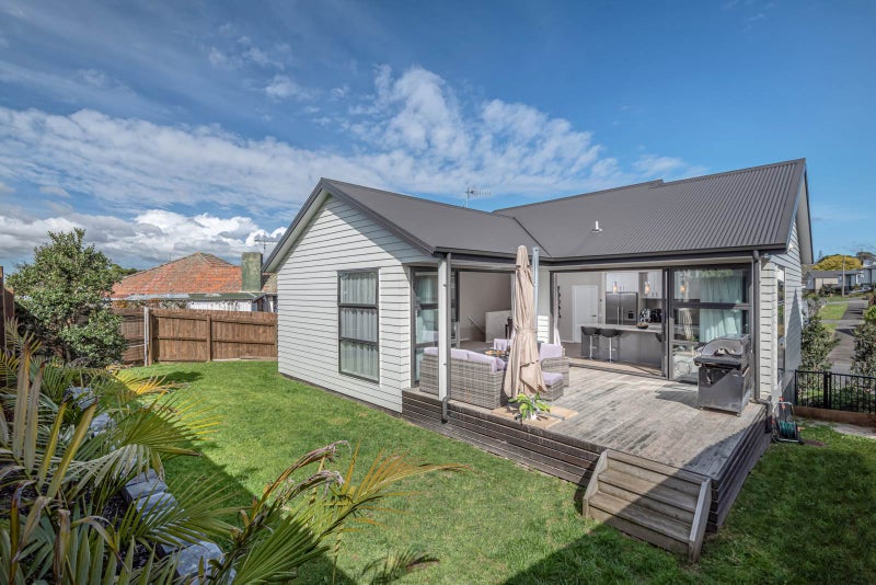 78A Castledine Crescent, Glen Innes, Auckland - Carousel 2