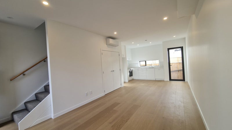 12/323 Riverside Drive, Waterloo, Lower Hutt - Carousel 2