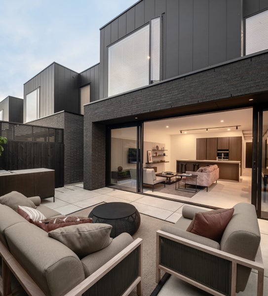 8 Rhodes Street, Merivale, Christchurch - Carousel 1