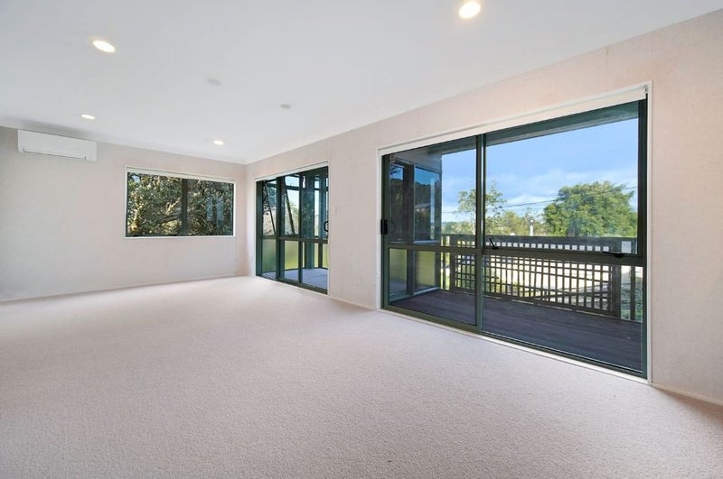 67 Rangeview Road, Sunnyvale, Auckland - Carousel 2