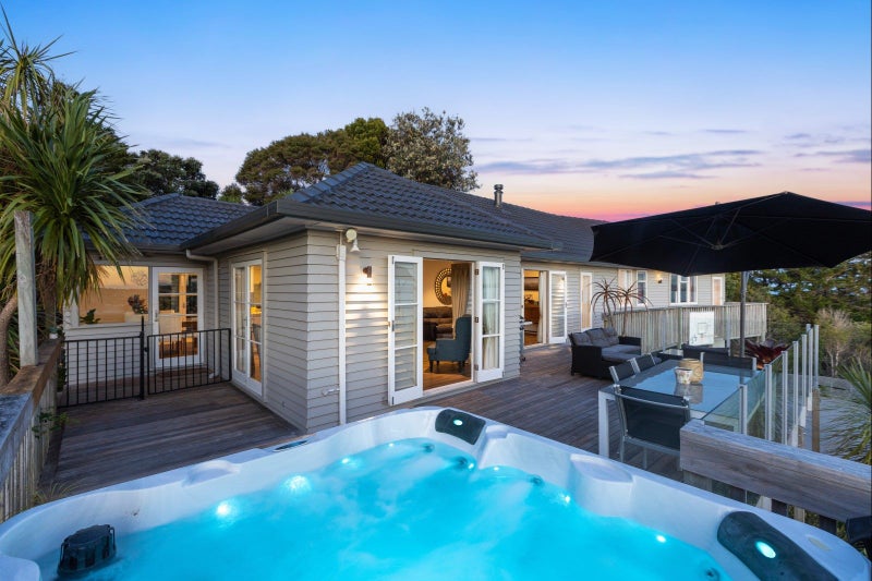 89 Roberts Road, Matakatia, Whangaparaoa - Carousel 1