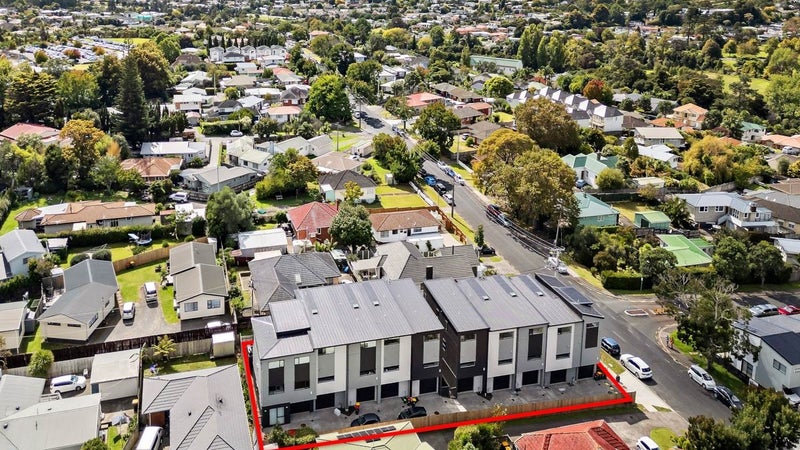 7/26 Buscomb Avenue, Henderson, Auckland - Carousel 1