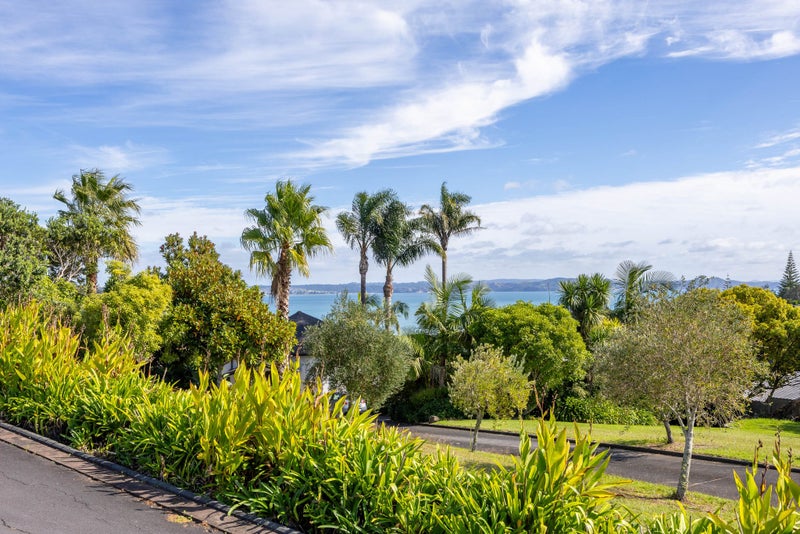 26 Tindalls Bay Road, Tindalls Beach, Whangaparaoa - Carousel 2