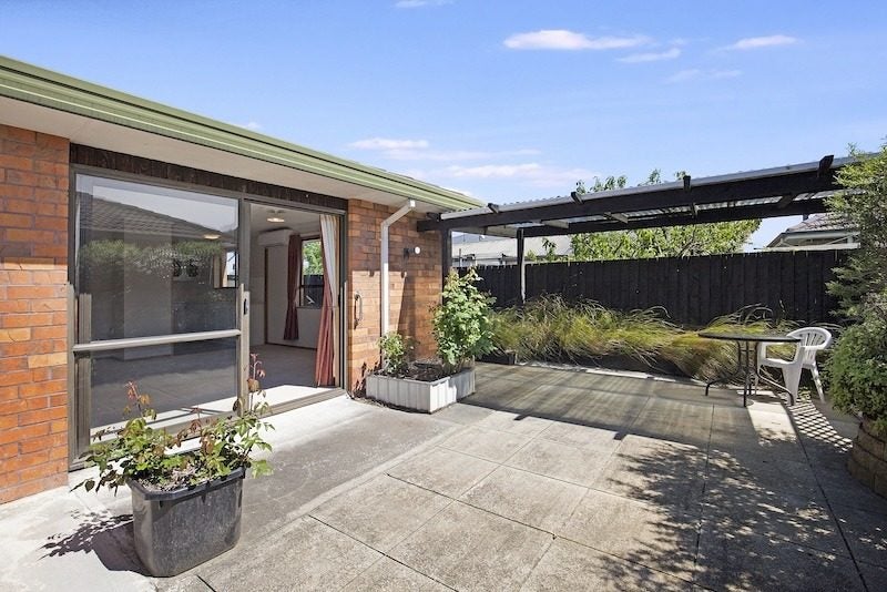 1/3 Winters Road, Redwood, Christchurch - Carousel 1