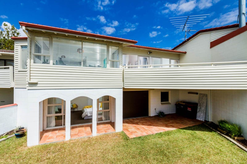 3/140 Aberdeen Road, Campbells Bay, Auckland - Carousel 1