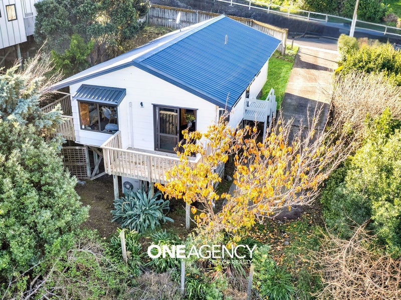 22 Morere Street, Titahi Bay, Porirua - Carousel 1