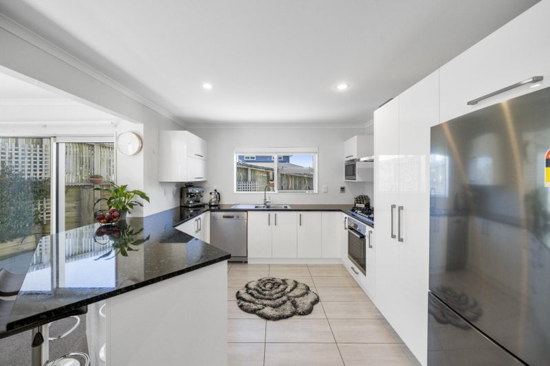 29 Bickerton Rise, Churton Park, Wellington - Carousel 2