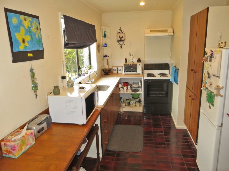 17A Tiller Close, Kelvin Grove, Palmerston North - Carousel 2