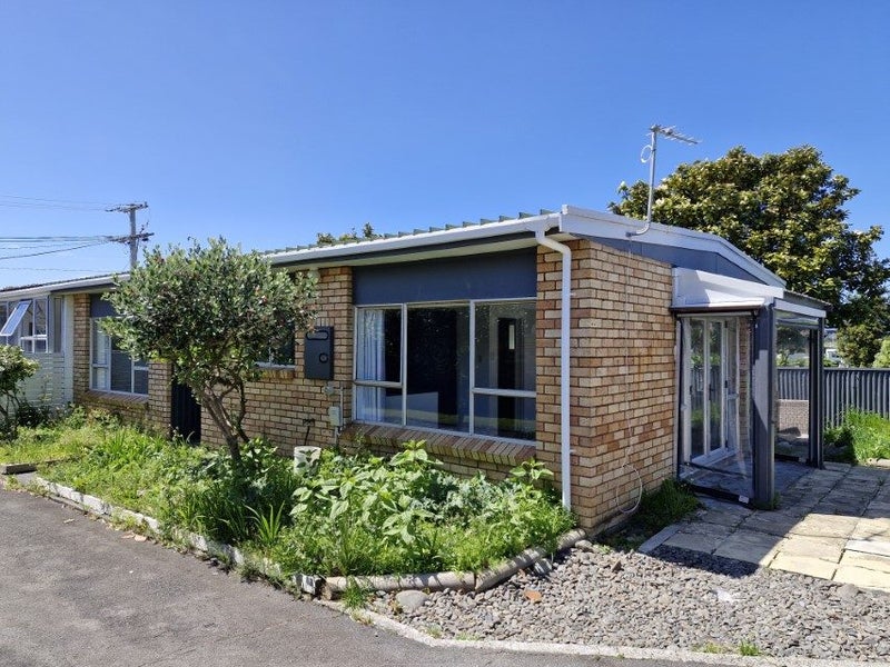 30 Paynters Avenue, Strandon, New Plymouth - Carousel 1