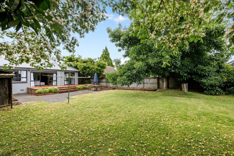 155 Cobham Drive, Hamilton East, Hamilton - Carousel 1