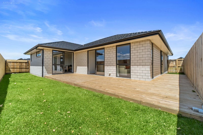8 Kimbolton Street, Rototuna North, Hamilton - Carousel 19