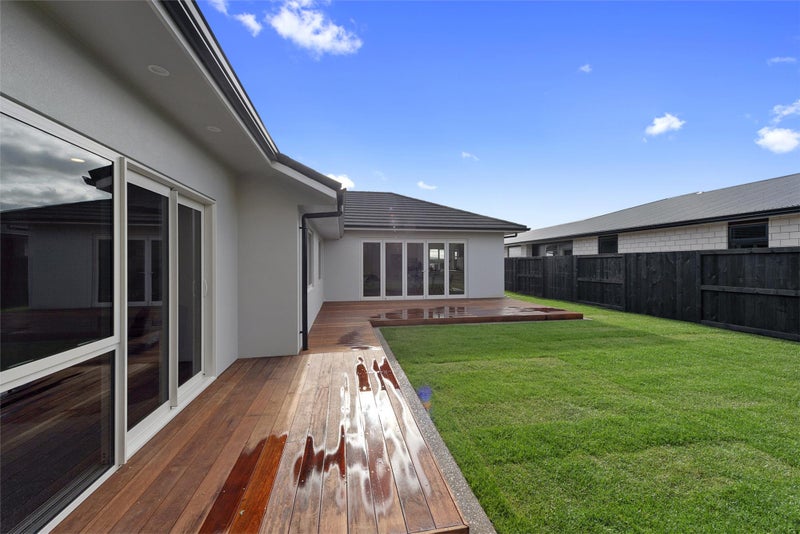 10 Rose Berry Crescent, Flagstaff, Hamilton - Carousel 25