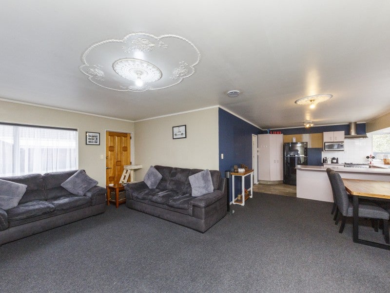 25 Dalfield Place, Highbury, Palmerston North - Carousel 2