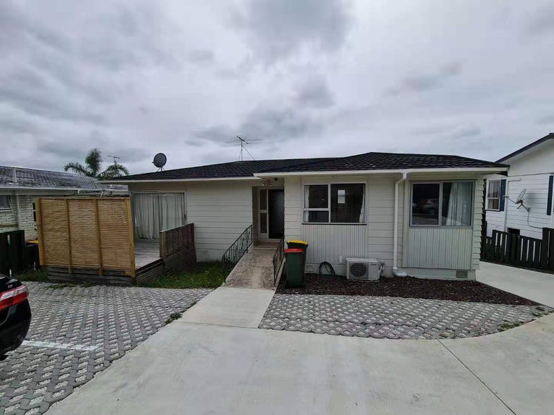 33 Cockayne Crescent, Sunnynook, Auckland - Carousel 1